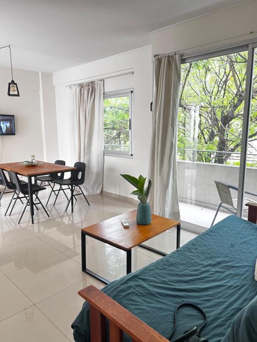 Nuevo y luminoso depa con Balcón