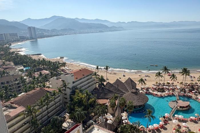 Suite with panoramic ocean views & balcony!