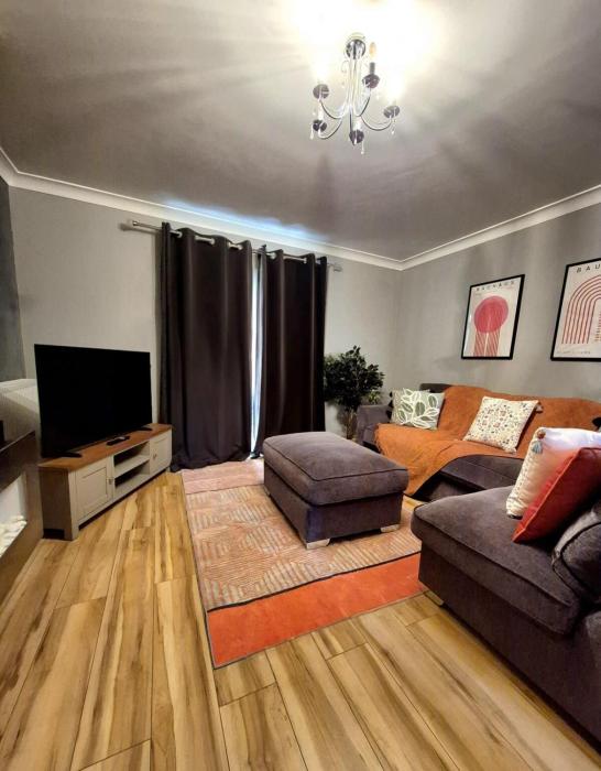 Large 3-Bed House Near Fosse Park - Free Parking
