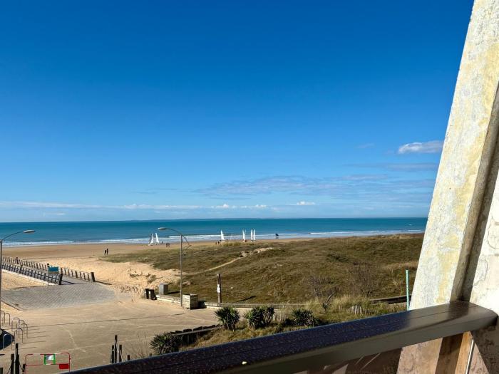 Studio rénové avec vue mer, accès plage et parking privé - FR-1-323-430