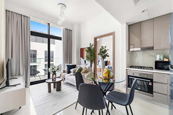 Silkhaus Vacation Homes Stylish 2BDR in Azizi Gardens with Pool & Gym