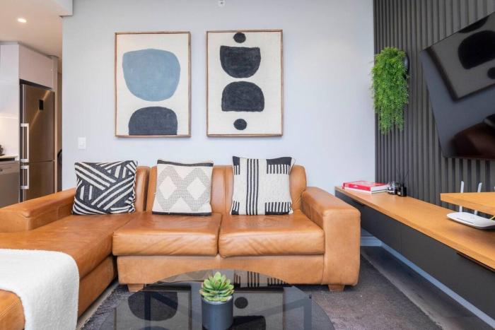 16 On Bree stunning 1-Bed perfectly Located