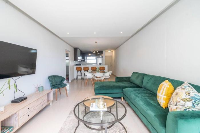 Lovely 2 bed in Claremont