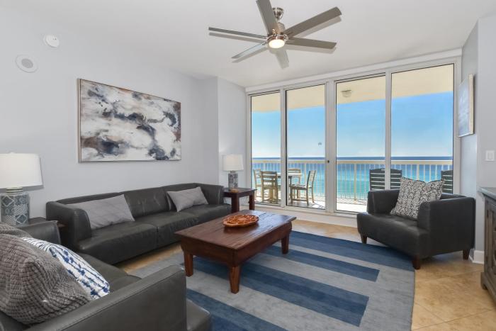 Silver Beach Towers E702