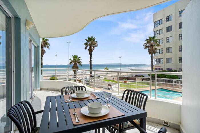 14 Cap dAzur by Host Agents