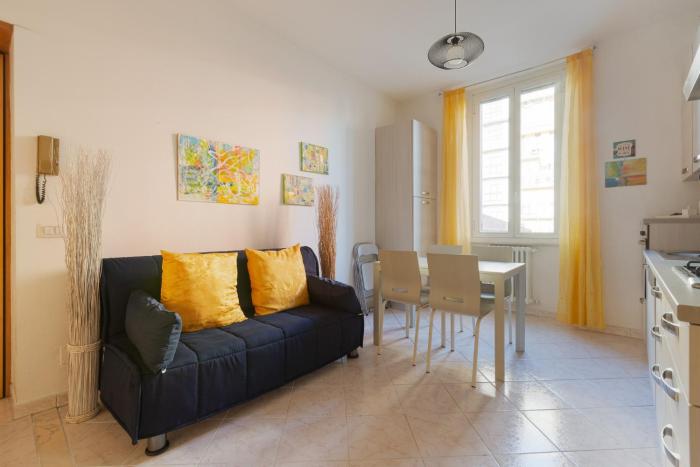 GuestHost - Yellow Charm - Apartment with Two Bedrooms in Milan