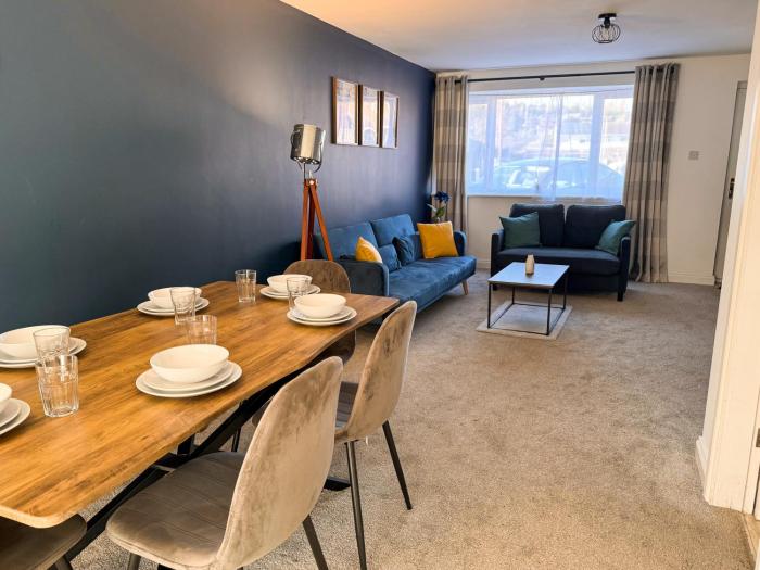 3BR Home - Private Parking - Monthly Discounts