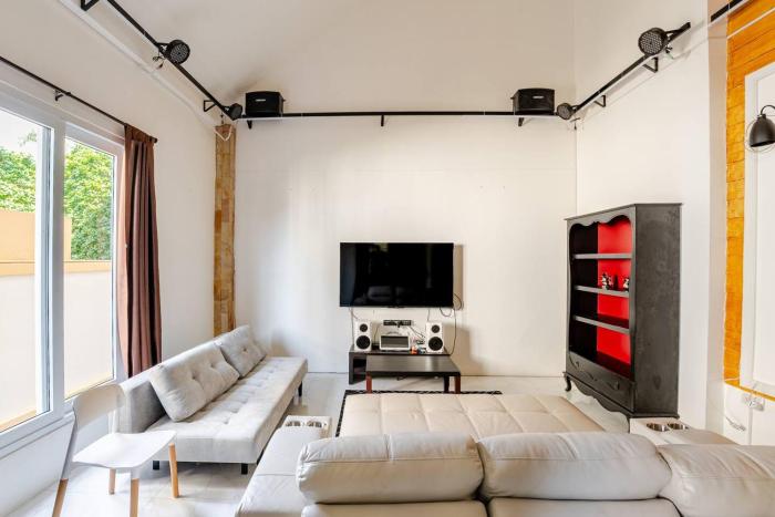 liwei music pool villa