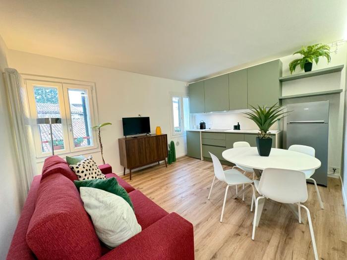 Central Elegant Apartment in Verona