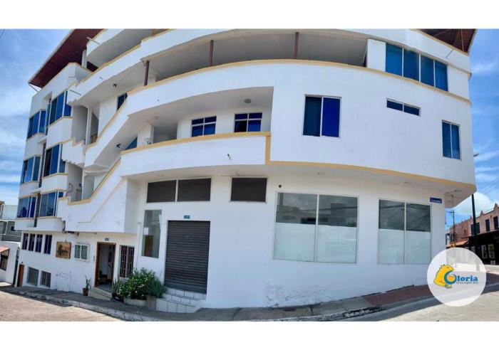 Gloria - Galápagos Inn