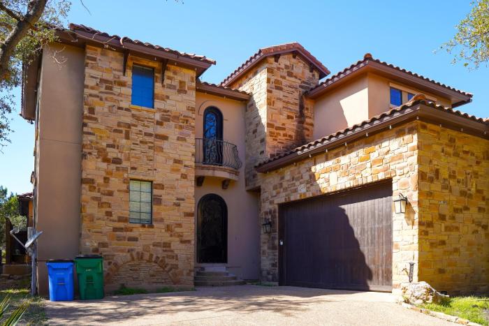 Walk to Boat Launch Stylish Austin Gem