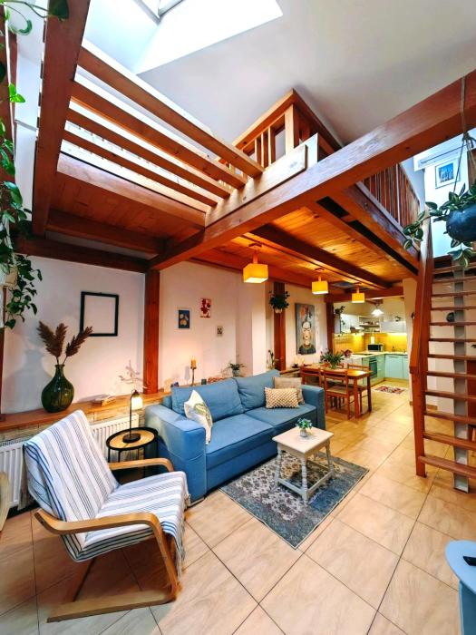 Frida Old Town Apartment with private parking