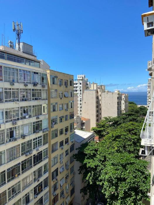 Lindo apartamento de alto padrão a duas quadras da praia de Copacabana