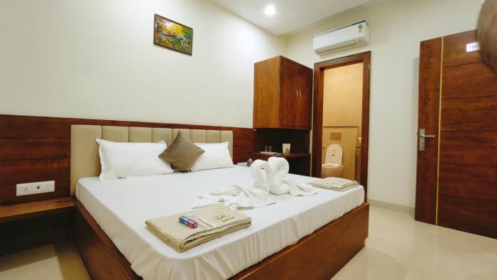 Hotel Babylon Elegance near krishna janam bhoomi