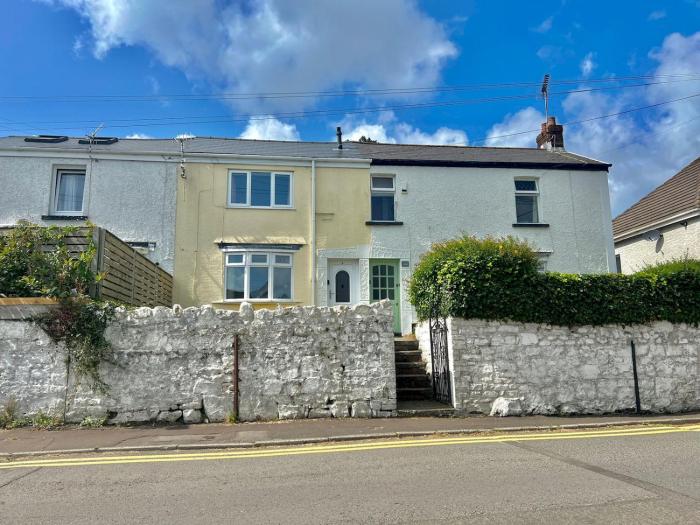 Charming Coastal Cottage Near Mumbles with Garden Pass the Keys