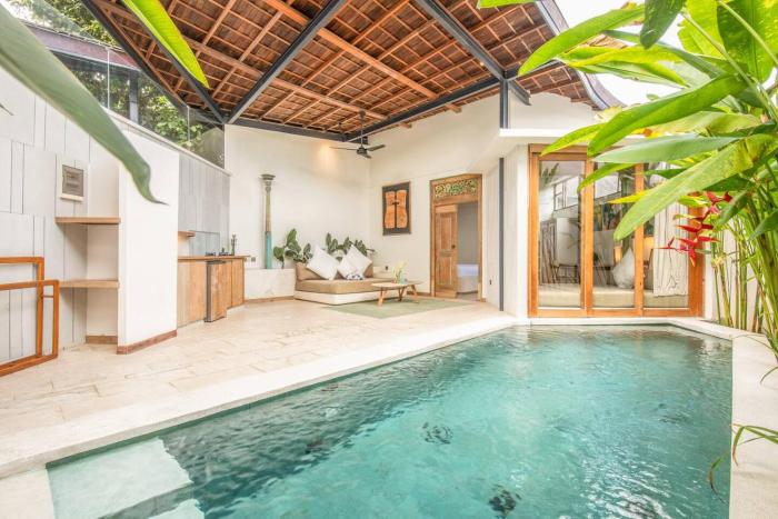 Chic 1-BR Villa with Pool, 800m from Echo Beach