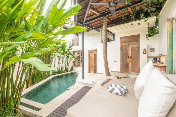 Deluxe 1-BR Villa with Pool, 4 Mins to Echo Beach,