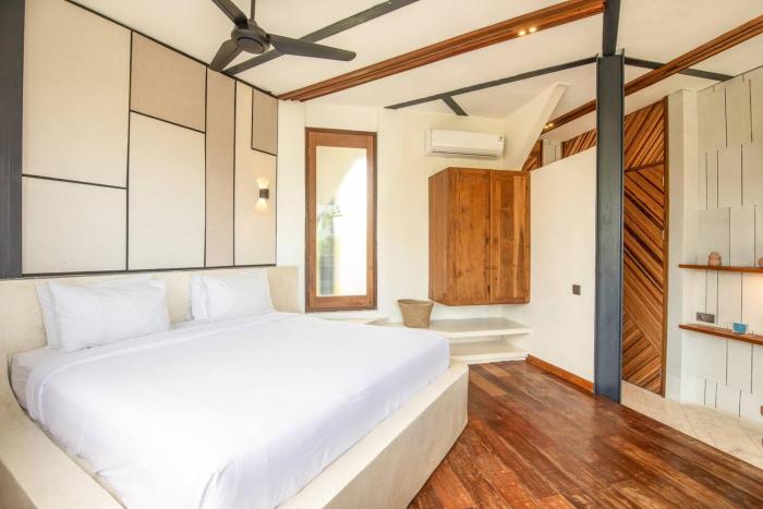 Contemporary 1-BR Loft with Art Deco shared pool