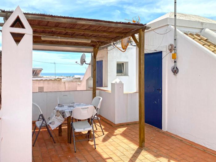 Huerta Enmedio 15 Terraced house in tranquil location in Conil center sleeps 4
