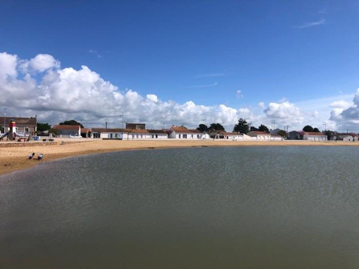 maison de pêcheur face à la plage du plan deau