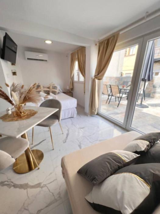 URBAN Estudio elegante con terraza