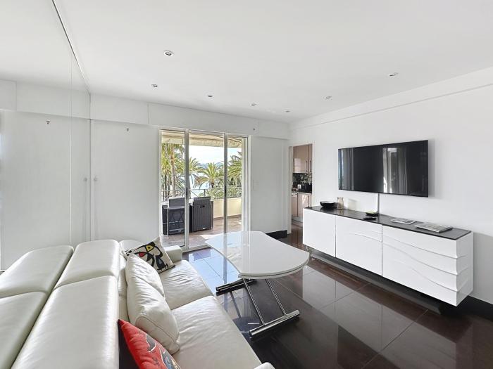 One bedroom apartment on La Croisette - Sea view