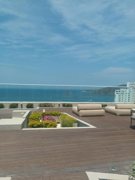 Spectacular Beach Club Apartment