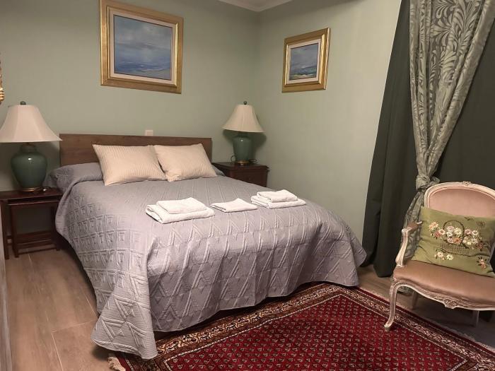 Villa IRI Habitación N3 con un baño compartido y balcón