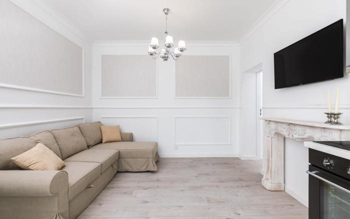 Glam Apartment Miła with Balcony in Warsaw by Noclegi Renters