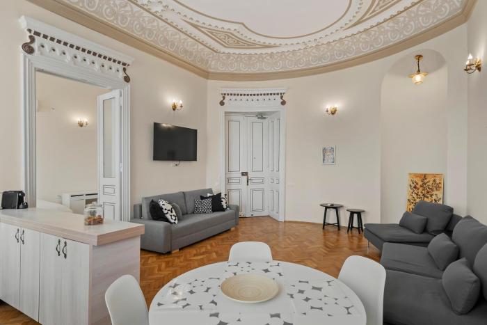 Old Town Heritage near French Embassy - Royal View