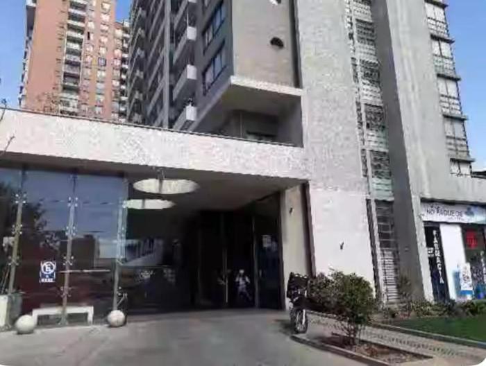 Departamento con vista a Santiago frente al metro