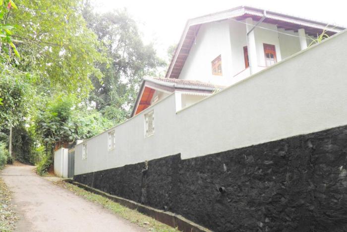 Lakithi Villa