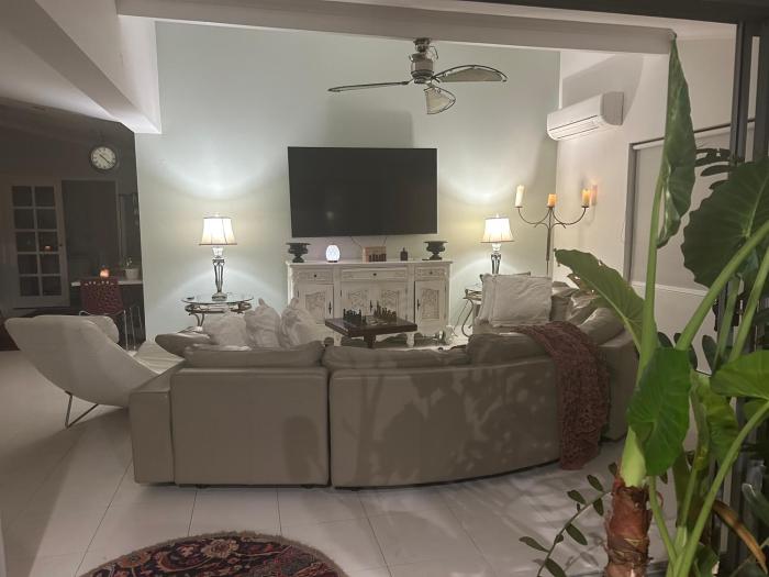 Koombana Escape 5 bedroom house