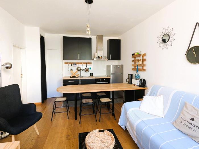 **Arcachon Centre: T3 Moderne avec Terrasse, Proche Plage et Commerces pour 4 Personnes** - FR-1-420-112