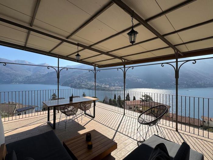 Albertos Terrace Moltrasio