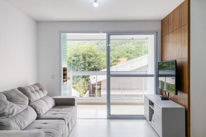 Apto amplo de 3 dormitórios próximo da praia - 0222