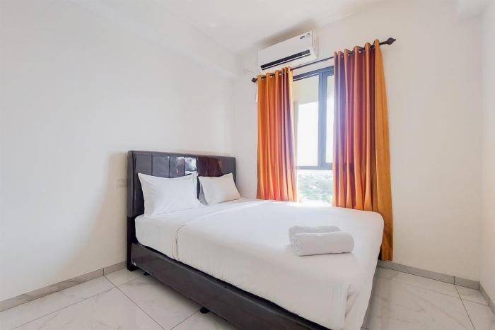 Cozy and Comfort Studio Sky House Alam Sutera Apartment By Travelio