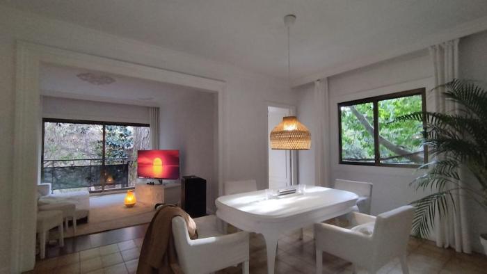 Big House on Barcelona s Border