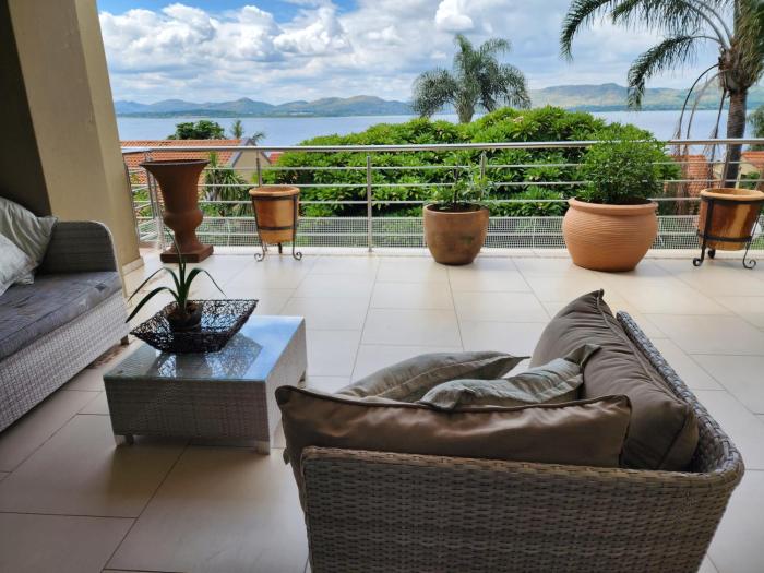 BondMakers Blue Canoe