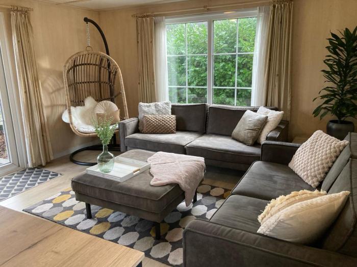 6 persoons chalet op de Veluwe bij binnen en buiten zwembad