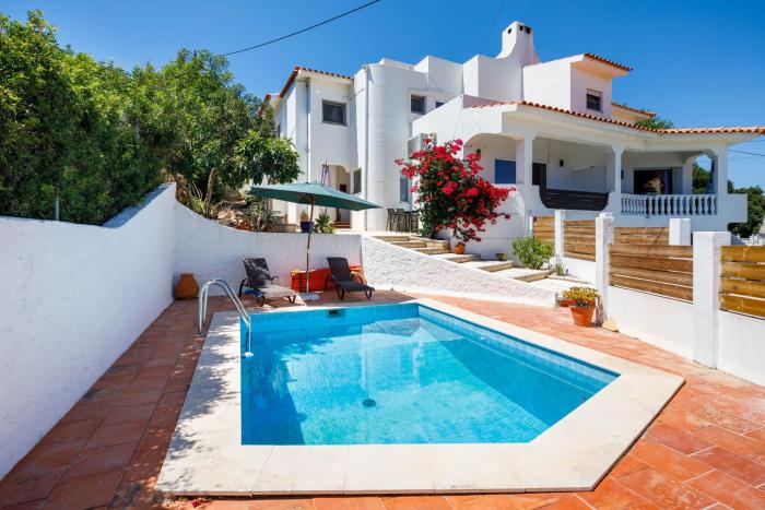 Charming Carvoeiro Beach Villa, Algarve with Private Pool, Sea Views and Walk to Beach