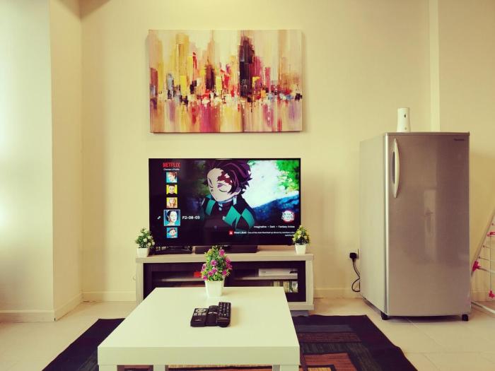 F1-21-14 Luminous1BR Tamarind WiFi Netflix FreeParking