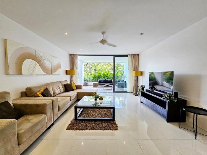 Stylish 2 Bedroom Apartment with pool access in Surin