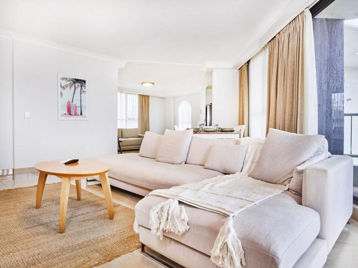 Spacious Beachside 2-bed 2-bath Apartment