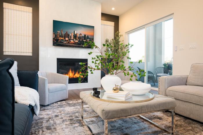 4-Level Modern Luxury w Cozy Rooftop near Downtown