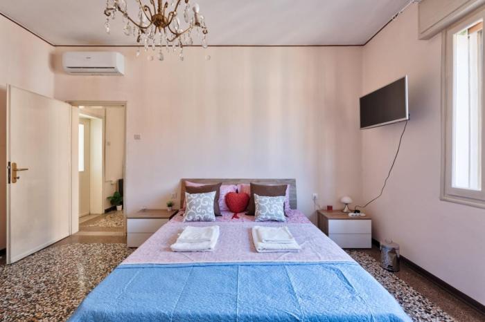 2 Bedroom Apartment Mestre Train Station