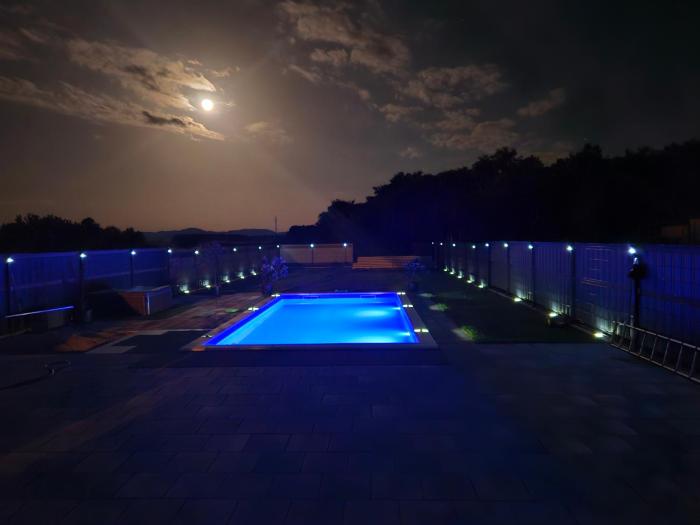 Villa Joy with Pool,Jacuzzi,E Auto Station