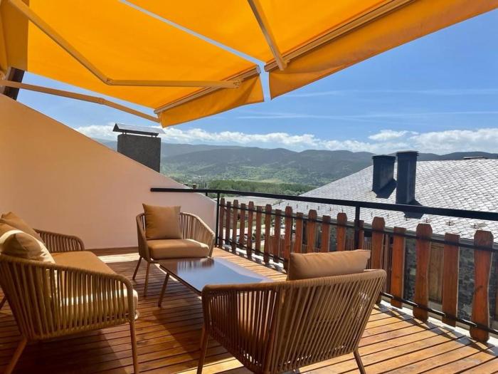 Magnifico ático con vistas, parking y piscina