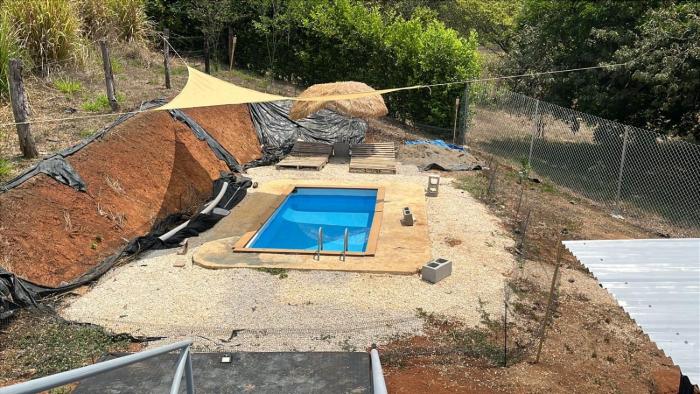 Contenedor Santa Cruz en Guanacaste piscina