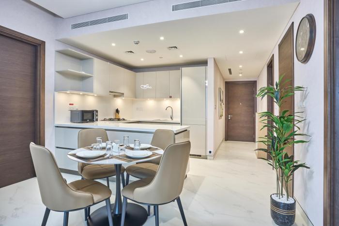 STAY BY LATINEM Luxury 2BR Holiday Home CVG 4005 Near Burj Khalifa